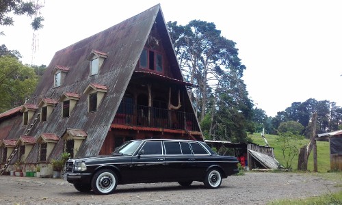 COSTA RICA A FRAME restaurante mirador Ocampo. MERCEDES LIMOUSINE TOURS.