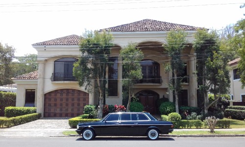 LARGE-MANSION-AND-LIMO-COST-RICA-300D-LANG-MERCEDES6e8cfbf5c90d63b5.jpg