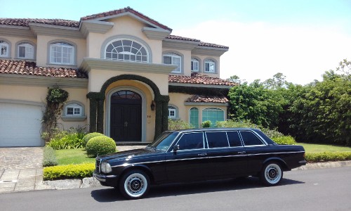 MANSION IN THE COUNTRY COSTA RICA LIMUSINA 300D MERCEDES LANG