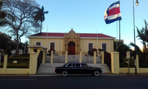 Ministerio-de-Relaciones-Exteriores-y-Culto-de-Costa-Rica-LIMOSINA-300D-MERCEDESf70f2f3812d5e8a9.jpg